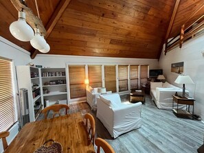 Interior - Unique Gulf Side Home with easy access to beach (Port Saint Joe)
