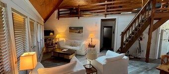 Unique Gulf Side Home with easy access to beach