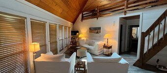 Unique Gulf Side Home with easy access to beach