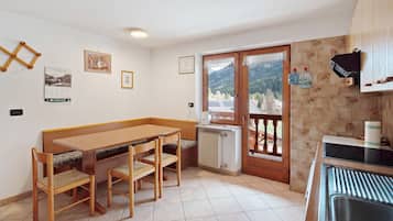 Kühlschrank, Ofen, Herdplatte, Geschirrspüler