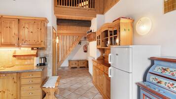 Kühlschrank, Ofen, Herdplatte, Geschirrspüler