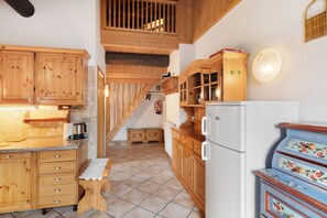 Kühlschrank, Ofen, Herdplatte, Geschirrspüler