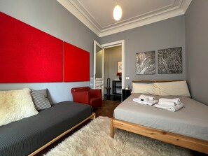 1 camera, ferro/asse da stiro, Wi-Fi, lenzuola