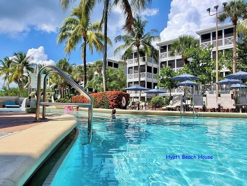 Waterfront Resort, Fantasy Fest, Private Beach, Boat Docks, Sleeps 6, Pool