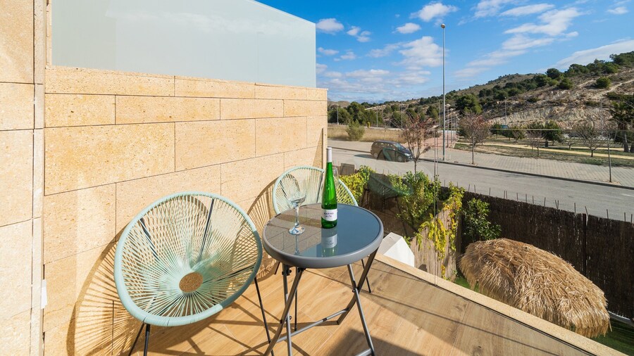 Villajoyosa Home With Shared Pool
