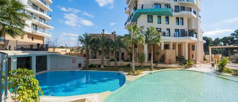 Maison | Piscine | Piscine couverte, piscine extérieure