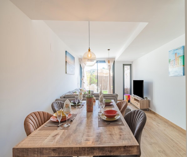 House | Dining