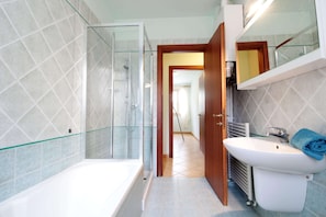 Apartment | Badezimmer
