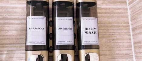 Shower, hair dryer, bidet, towels