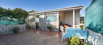 Mobile Home 'Manoli' with Private Garden and Balcony