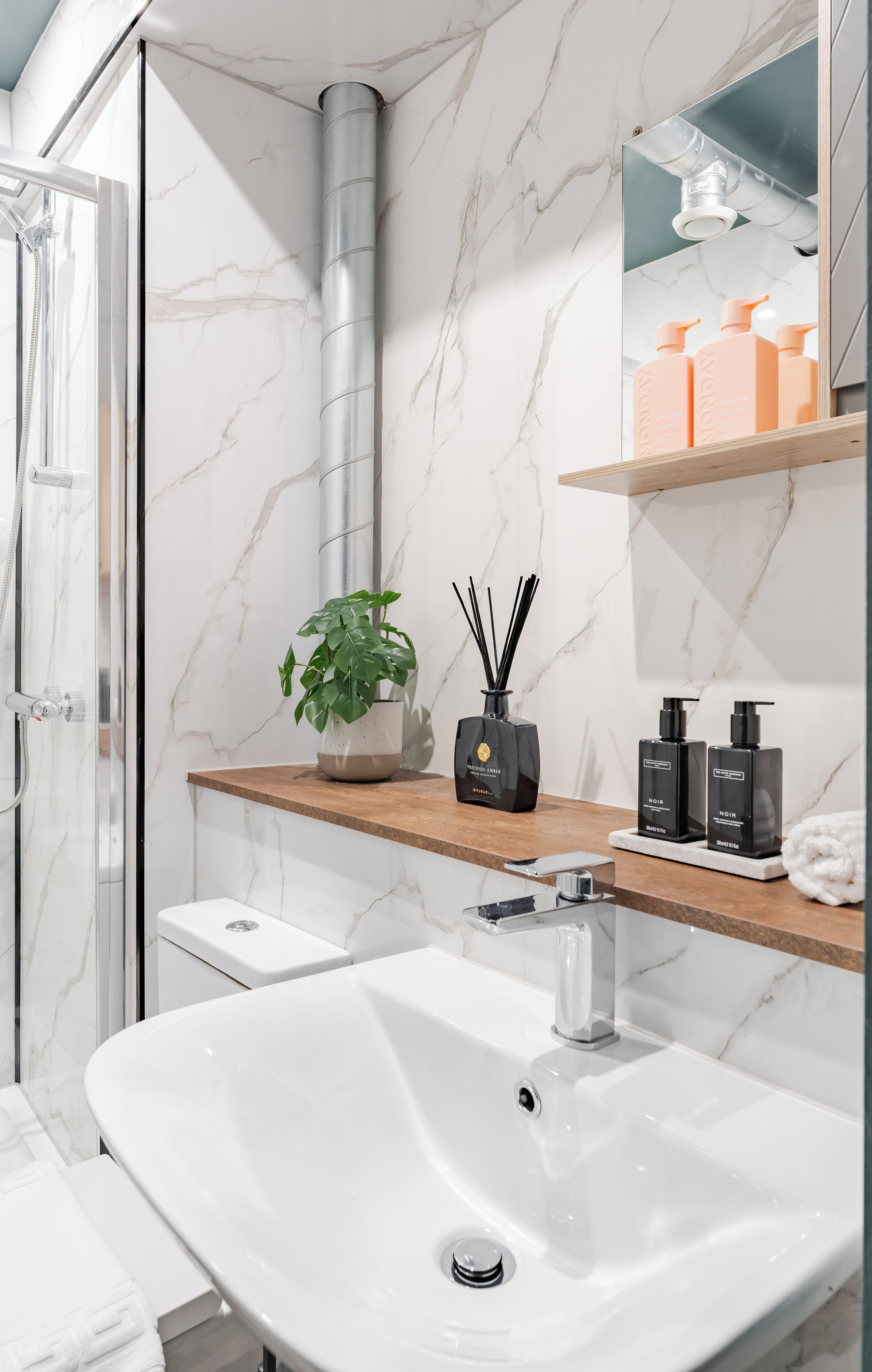Shower, free toiletries, hair dryer, towels