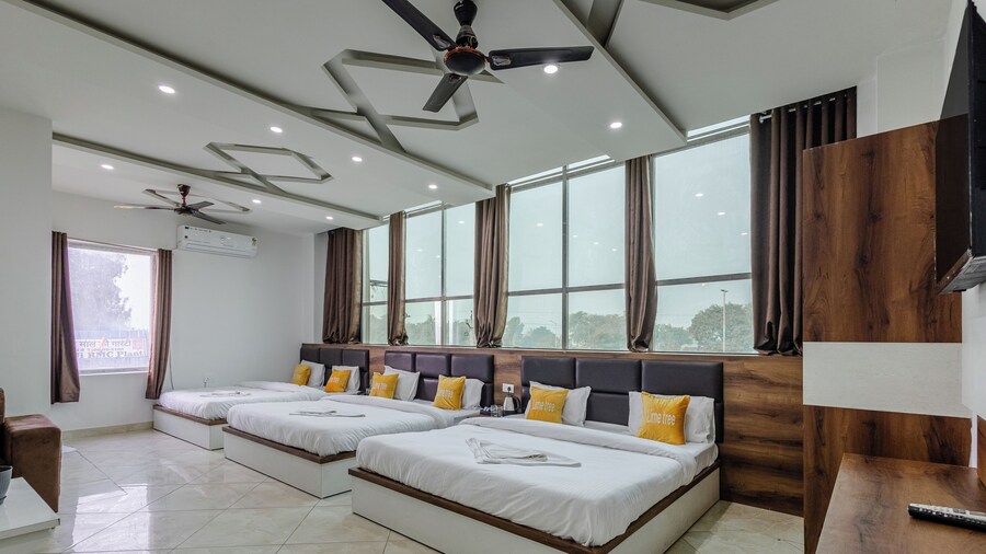 Lime Tree Hotel and Banquet Vrindavan