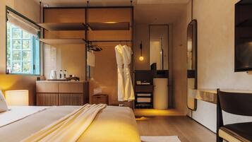 Premier Double Room | Free minibar, free WiFi, bed sheets