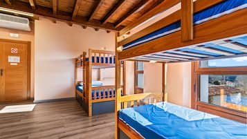 1 quarto, Wi-Fi de cortesia, roupa de cama