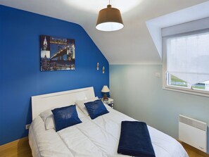 4 室のベッドルーム、WiFi (無料)