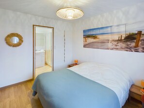 4 bedrooms, free WiFi - Penmarch Kerity, house for 9 with garden (Penmarch)