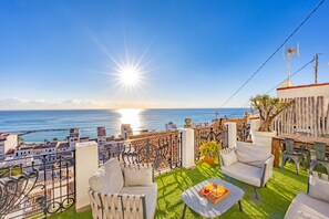 Terrace/patio - Vacation Home "Mimar Urban Altea Sol" with Sea View, Private Terrace & Wi-Fi (Altea)