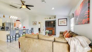 House (3 Bedrooms) | Interior