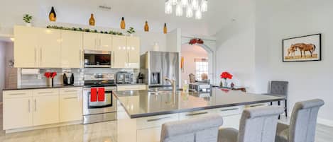 House (3 Bedrooms) | Interior