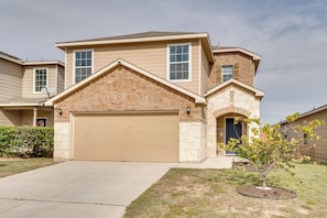 Interior - Near Hiking Trails: Home w/ Deck in San Antonio! (San Antonio)
