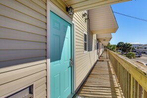 Interior - Walk to Okaloosa Island Beach: Coastal Condo! (Fort Walton Beach)