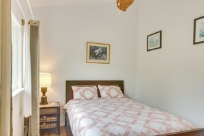 House (2 Bedrooms) | Interior - Oceanfront Home w/ Pool, Gazebo Access in Papaikou (Papaikou)