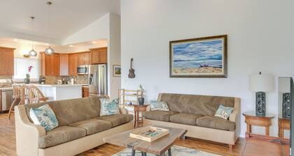 Oceanfront Home w/ Pool, Gazebo Access in Papaikou