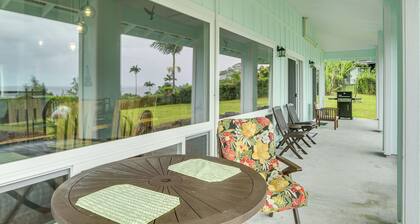 Oceanfront Home w/ Pool, Gazebo Access in Papaikou