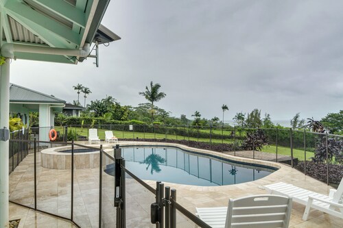 Oceanfront Home w/ Pool, Gazebo Access in Papaikou