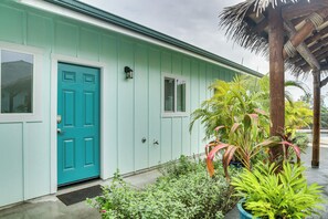 House (2 Bedrooms) | Interior - Oceanfront Home w/ Pool, Gazebo Access in Papaikou (Papaikou)