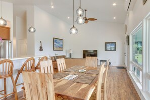 House (2 Bedrooms) | Interior