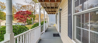 Walk to Lake & Boat Ramp: Central Gem in Annapolis