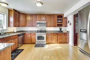 House (4 Bedrooms) | Interior