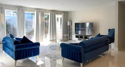 9 Mi to National Mall: Spacious Bethesda Retreat!