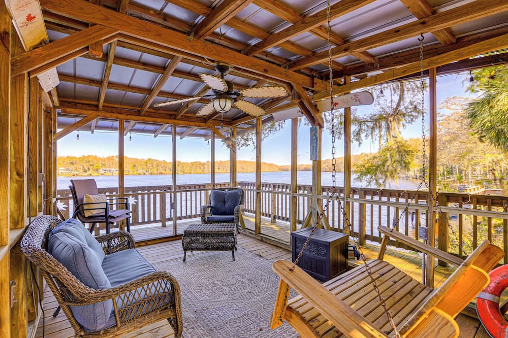 6 Mi to Manatee Springs! Family Riverfront Getaway - Suwannee, FL