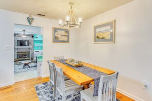 House (3 Bedrooms) | Interior