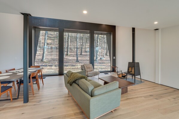 House (3 Bedrooms) | Front of property