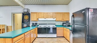 Riverfront Fishing: Home in Columbus w/ Grill