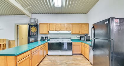Riverfront Fishing: Home in Columbus w/ Grill