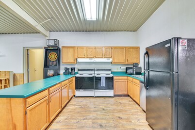 Riverfront Fishing: Home in Columbus w/ Grill