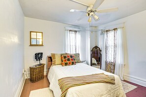 Interior - Bethlehem Home w/ Patio & Amazing Sunset Views! (Bethlehem)