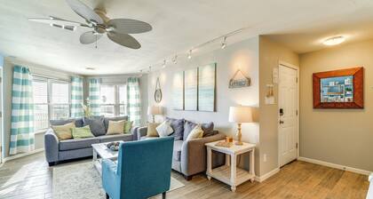 Balcony, Pool & Beach Access: Port Aransas Condo!