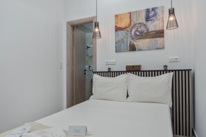 1 habitación, tabla de planchar con plancha, wifi gratis y ropa de cama