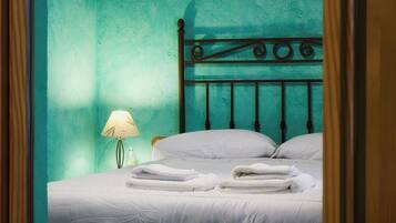 5 slaapkamers, een strijkplank/strijkijzer, gratis wifi