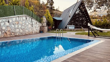 Bungalow exclusivo | Piscina al aire libre | Una piscina al aire libre