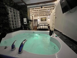 家庭别墅, 私人游泳池, 山景 | 3 多间卧室、隔音、免费 WiFi