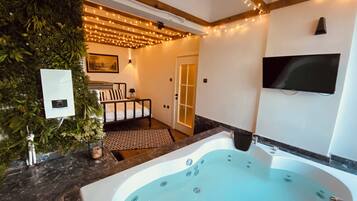 Family Villa, Private Pool, Mountain View | 3 bedrooms, Egyptian cotton sheets, premium bedding