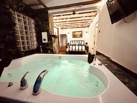 Family Villa, Private Pool, Mountain View | 3 bedrooms, Egyptian cotton sheets, premium bedding