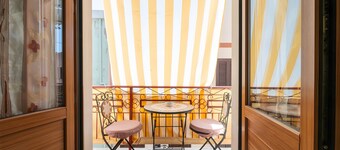 Room 'Levante' with Balcony, Wi-Fi and Air Conditioning