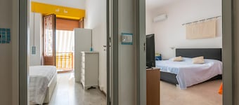 Room 'Levante' with Balcony, Wi-Fi and Air Conditioning